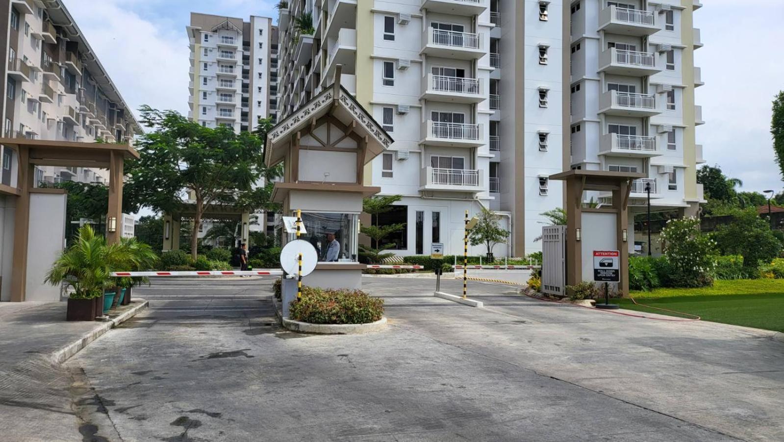 The Atherton- Spacious Modern Condo Unit In Paranaque Near The Airport, Makati, Bgc And Highways Paranaque City Екстериор снимка