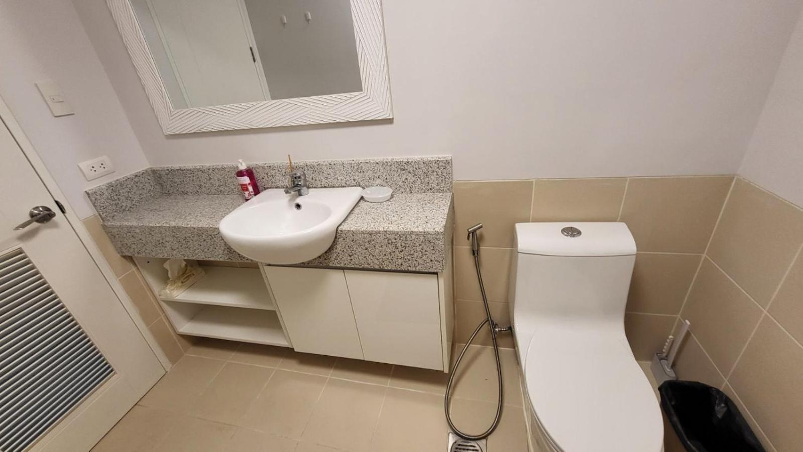 The Atherton- Spacious Modern Condo Unit In Paranaque Near The Airport, Makati, Bgc And Highways Paranaque City Екстериор снимка