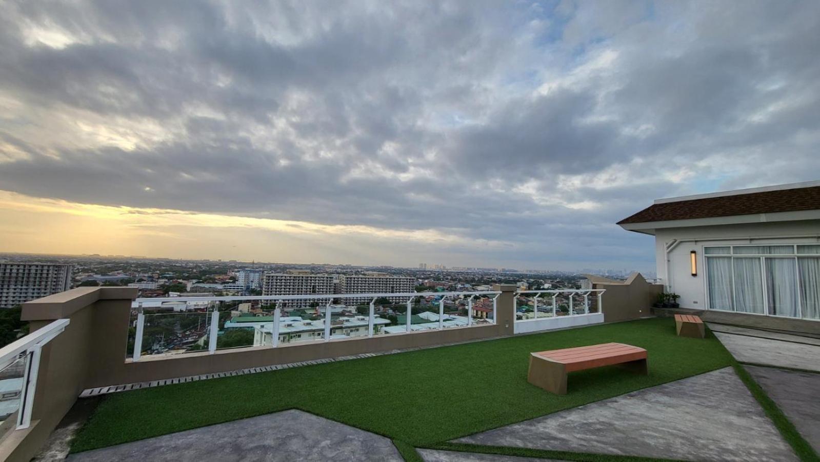 The Atherton- Spacious Modern Condo Unit In Paranaque Near The Airport, Makati, Bgc And Highways Paranaque City Екстериор снимка